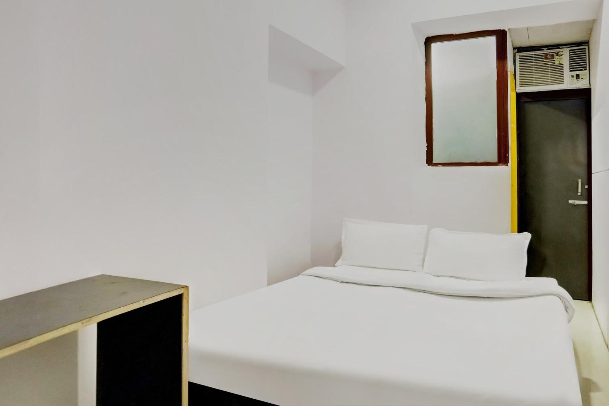Hotel O North Campus New Delhi Eksteriør billede