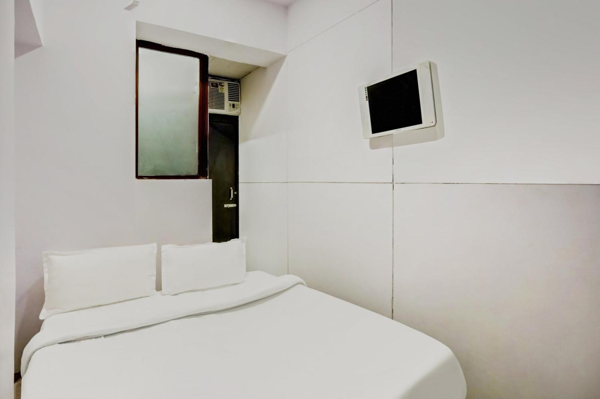 Hotel O North Campus New Delhi Eksteriør billede