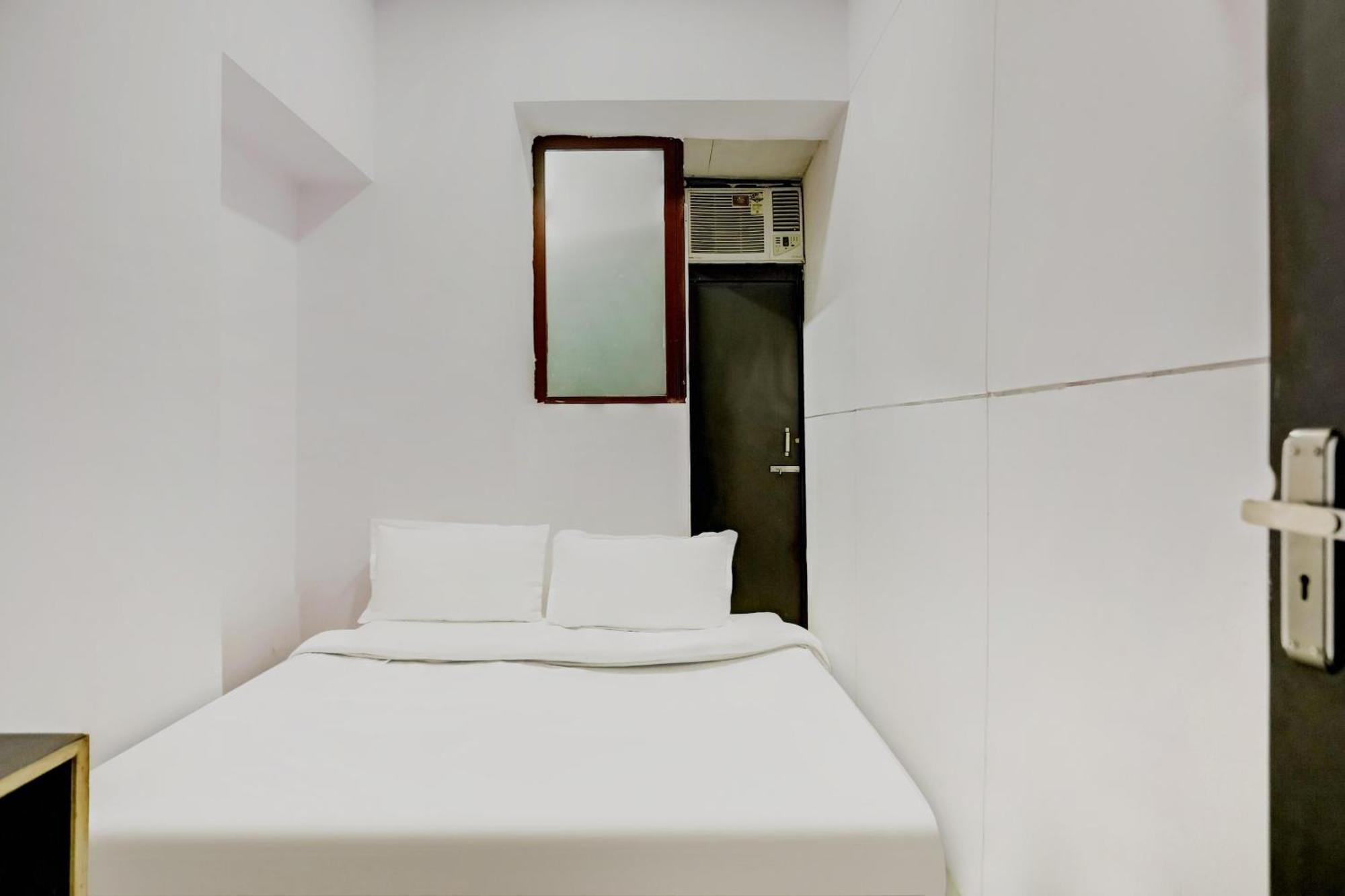 Hotel O North Campus New Delhi Eksteriør billede