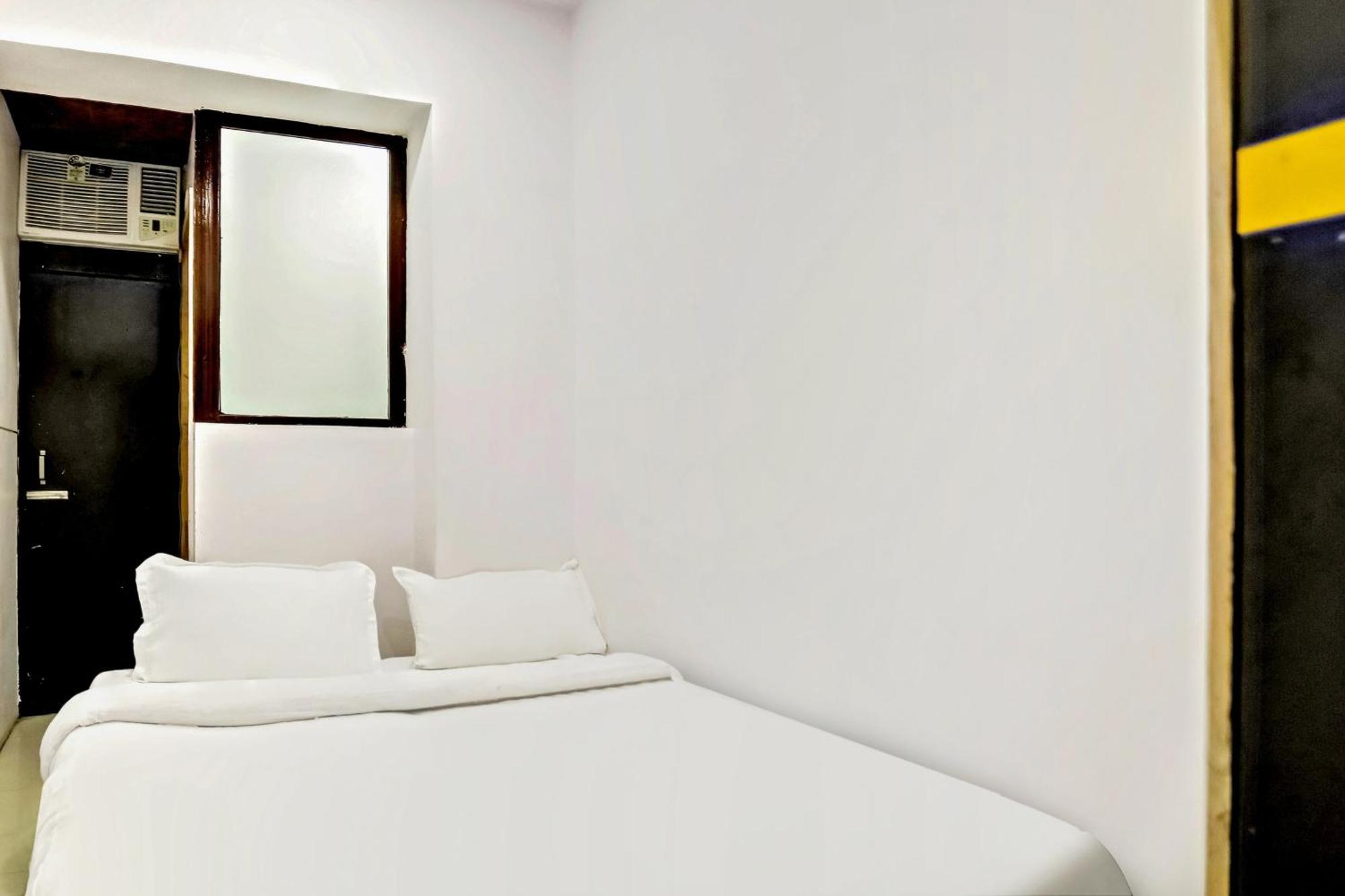 Hotel O North Campus New Delhi Eksteriør billede